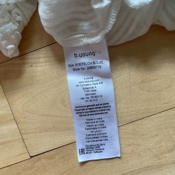 White Ruffled Blouse - Picture 5 of 5